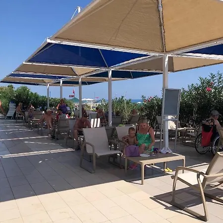 Club Rama Hotel *
